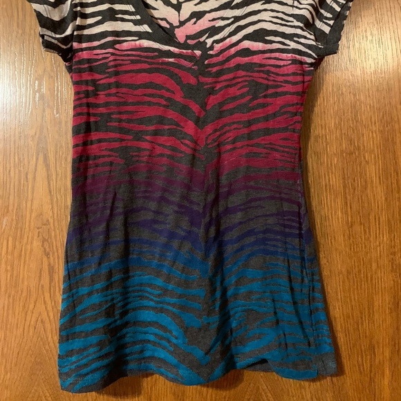 Maurices Shirt - Picture 2 of 4